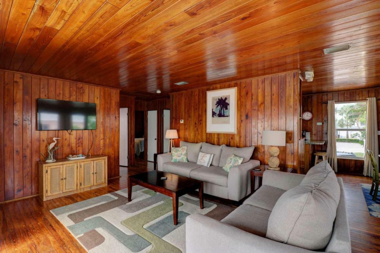 Estero Island Apartment With Boat Dock Fort Myers Beach Exteriér fotografie